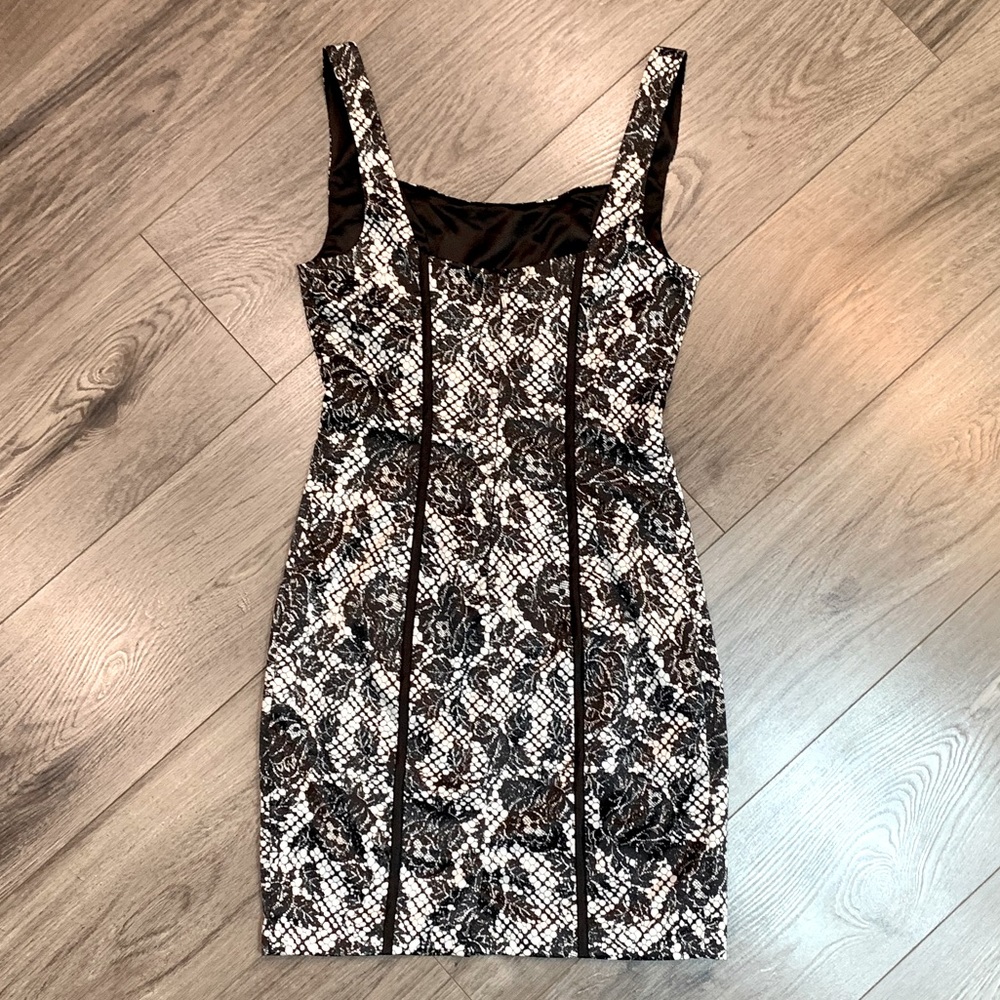 GUESS Tailored-fit with Corset Detail Dress - Picture 3 of 5